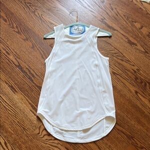 Women’s White Sleeveless Top